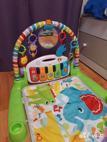 Развивающий коврик fisher price с пианино