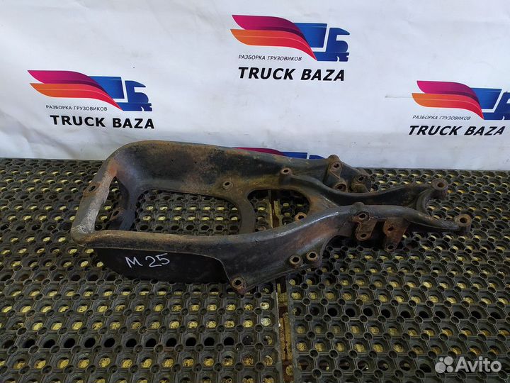 81436400247 Кронштейн переднего амортизатора