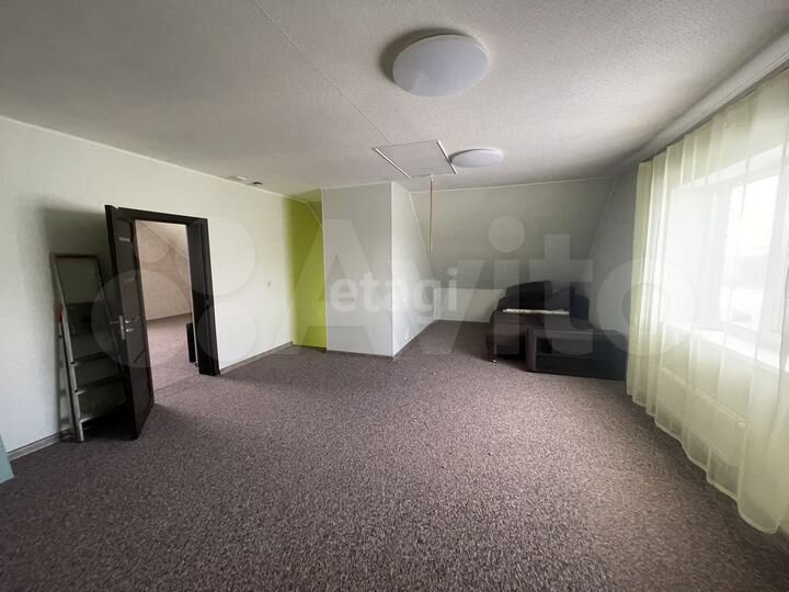 Коттедж 217 м² на участке 7 сот.