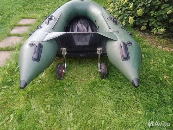 Продам лодку с мотором