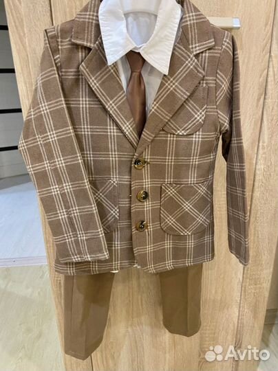 Нарядный Костюм для мальчика 110р