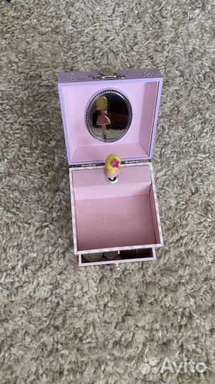 Шкатулка для девочки с заводным механизмом