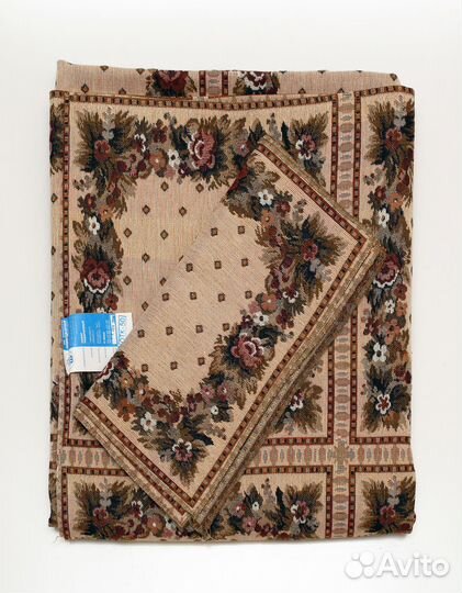 Скатерть и салфетки из гобелена