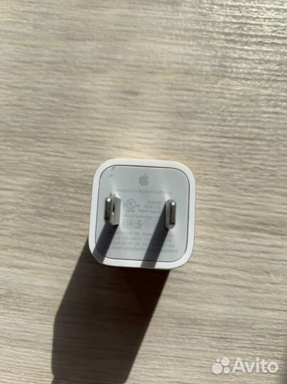 Оригинальная зарядка на iPhone Америка