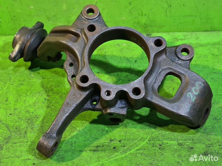 Кулак передний левый Mitsubishi L200 2006-2016