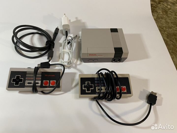 Nes classic mini оригинальный + второй контроллер