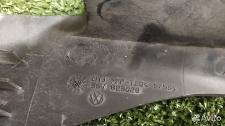 Накладки на петли капота пара Volkswagen Passat