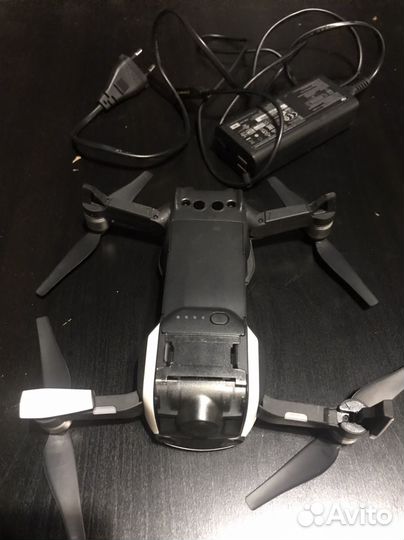 Квадрокоптер DJI Mavic Air