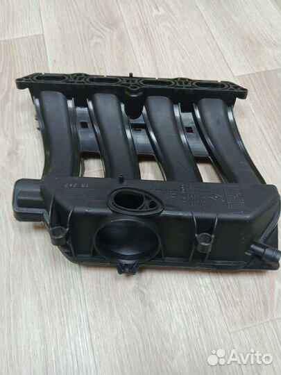 Впускной Коллектор 16 кл. Ларгус, Логан 8200020647