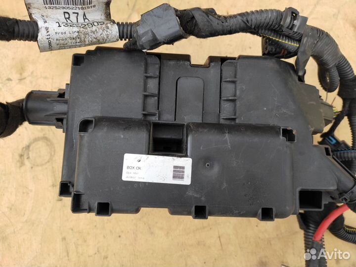 Блок предохранителей передний на Опель Корса Д