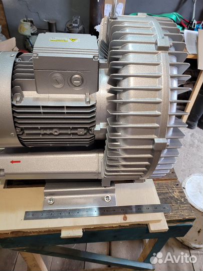 Вихревая воздуходувка