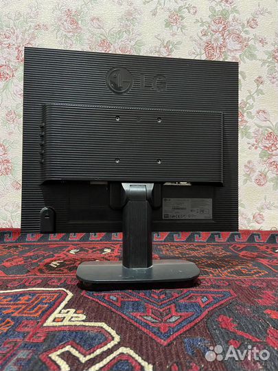 Монитор LG