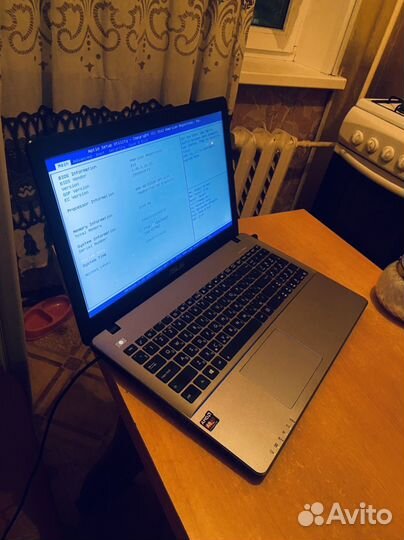 Asus K550D A8-5550M/2gb/Radeon 8670m 2gb