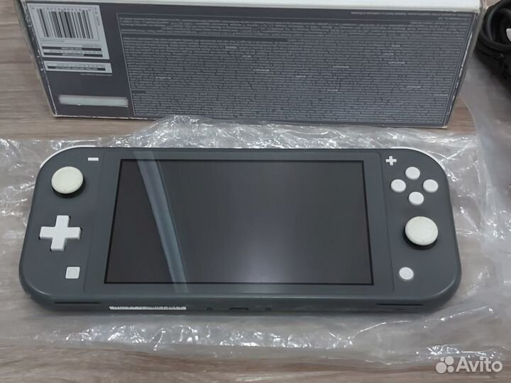 Nintendo switch lite (полный комплект)