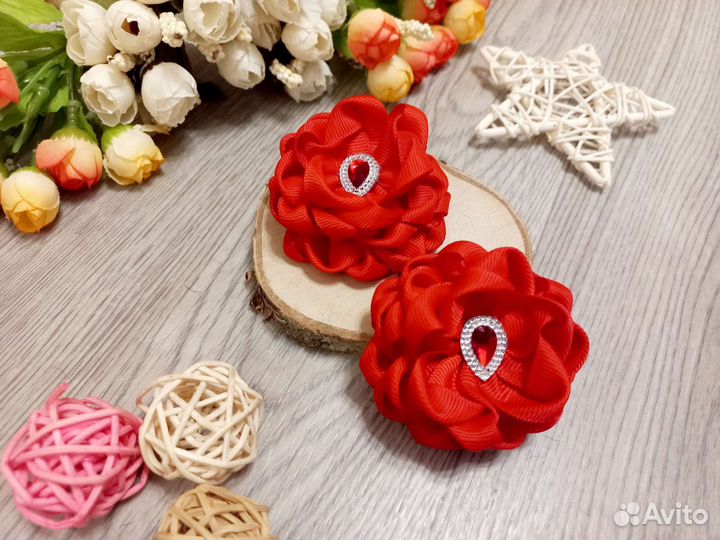 Яркие бантики для волос