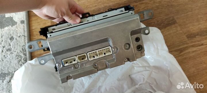 Штатная магнитола на Toyota Corolla E150