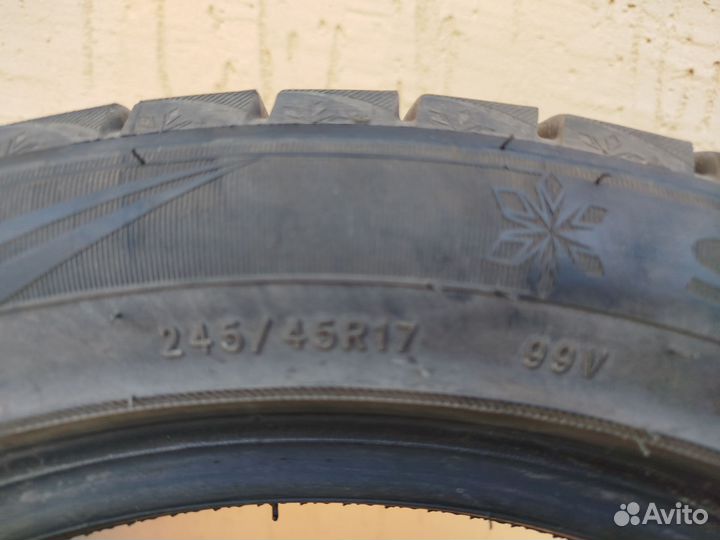 Triangle Snowlink TWT02 245/45 R17 99