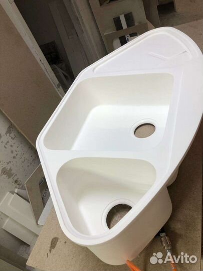 Раковина из искусственного камня