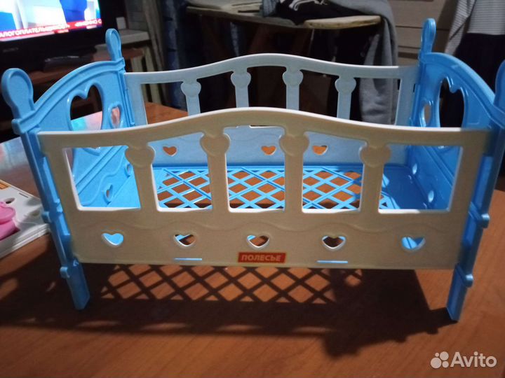 Детская игрушечная кровать