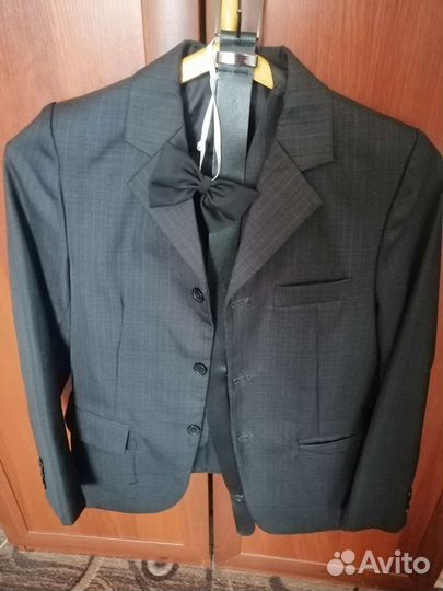 Костюм для школы на мальчика+жилетки