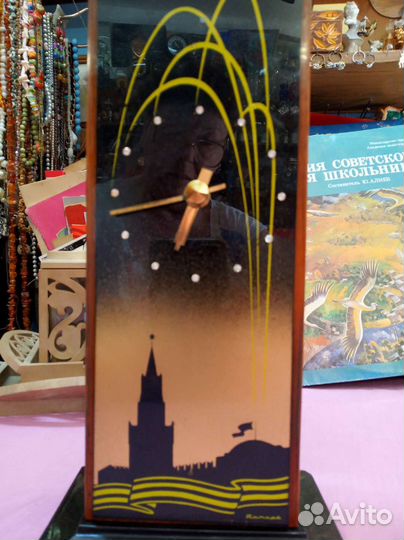 Часы настольные Янтарь СССР Салют