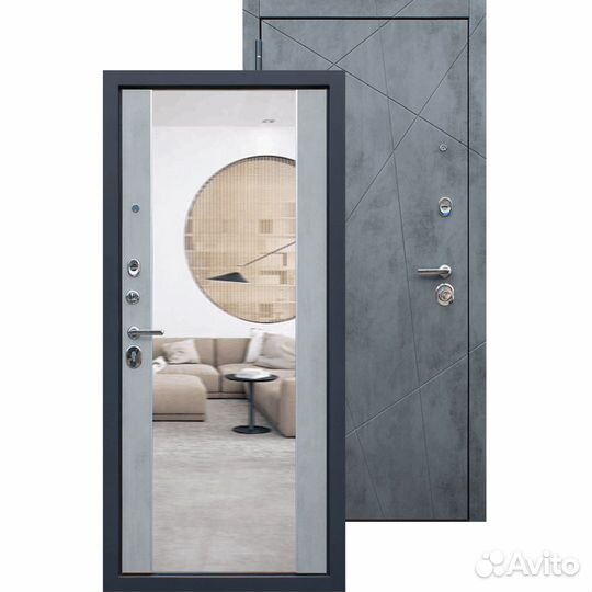 Дверь входная в квартиру с зеркалом