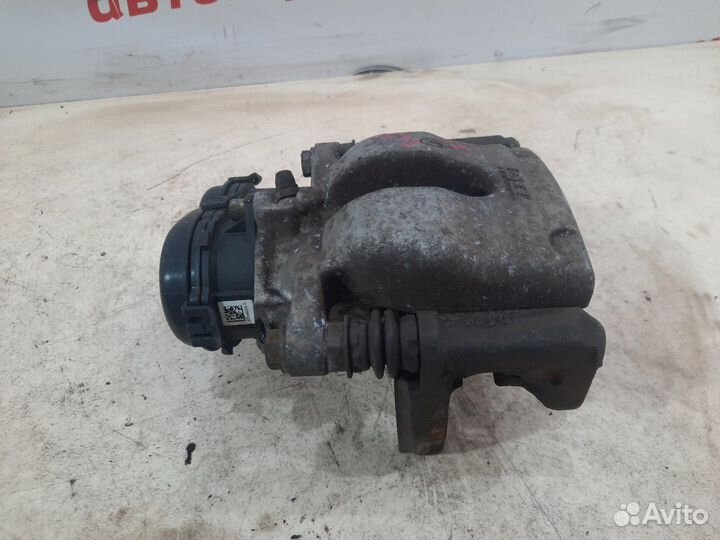 Суппорт задний правый Mercedes Gla180 X156 270.910