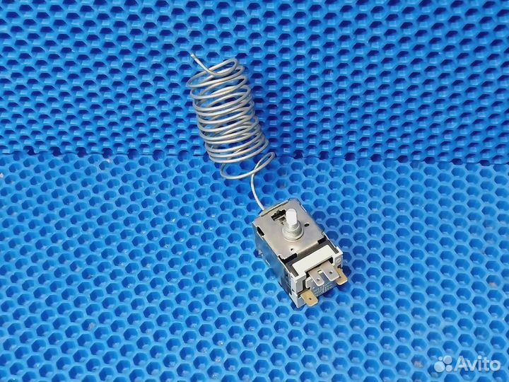 Термостат холодильника TAM133-1M