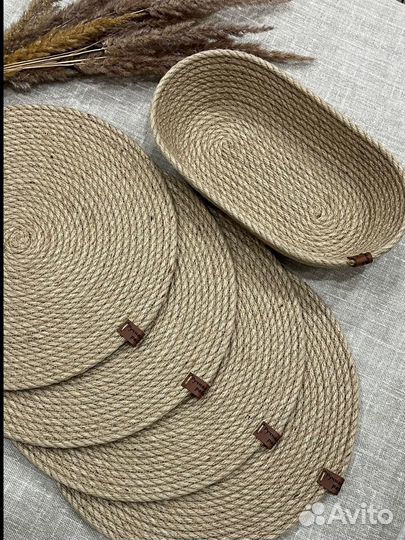 Набор сервировочных салфеток из джута корзинка