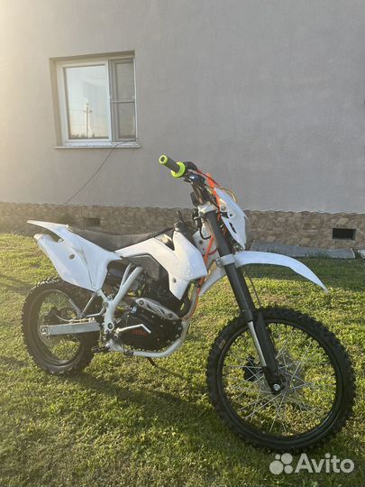 Мотоцикл BSE Z1