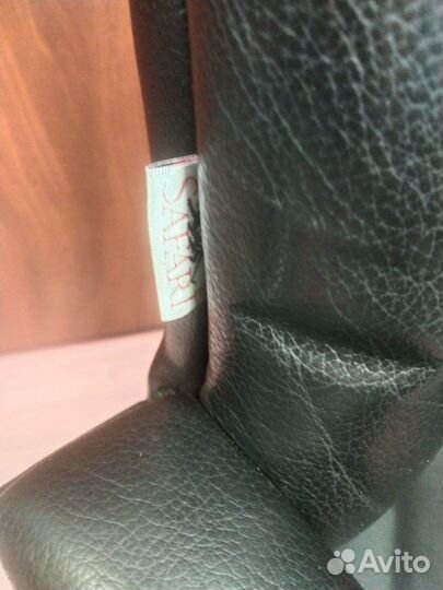 Офисное кожаное кресло бу