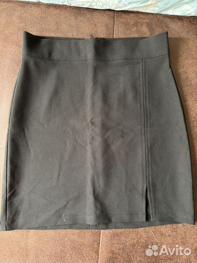 Юбка мини с разрезом