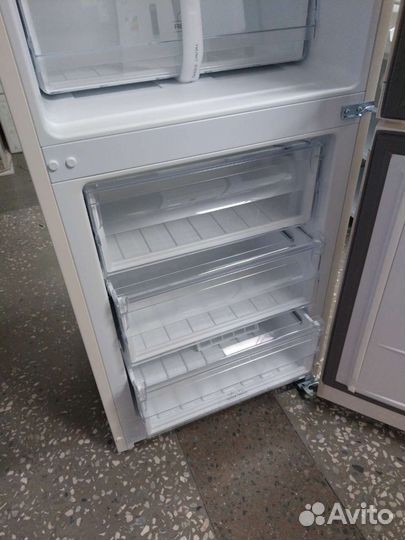 Холодильник новый