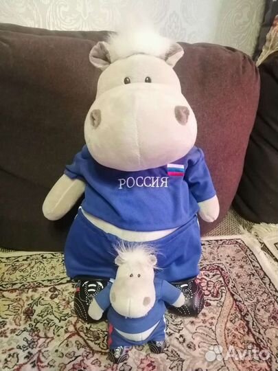 Игрушка Бегемот футболист