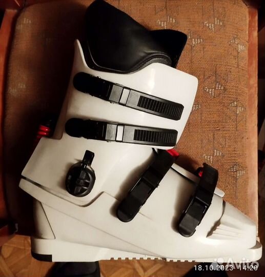 Горные лыжи и ботинки для взрослых