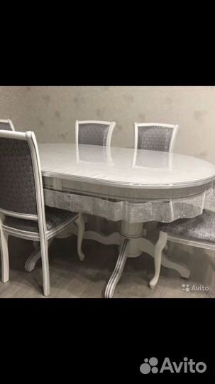 Прозрачные скатерти со стразами