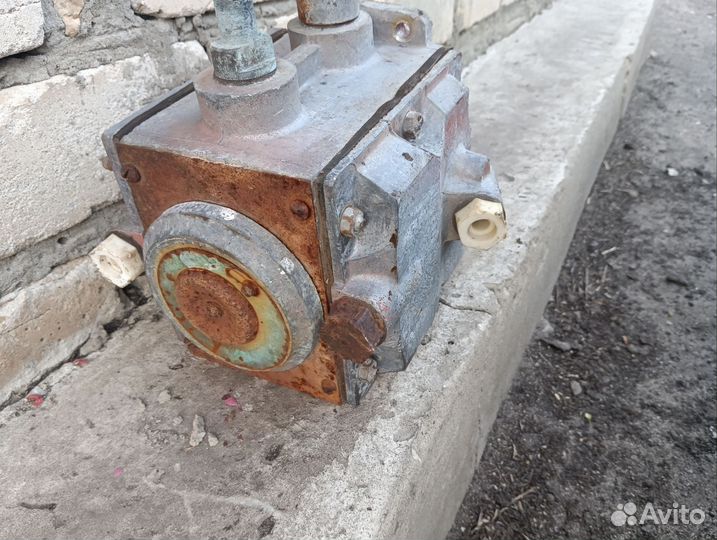 Насос дозатор для протравливателя пс 10