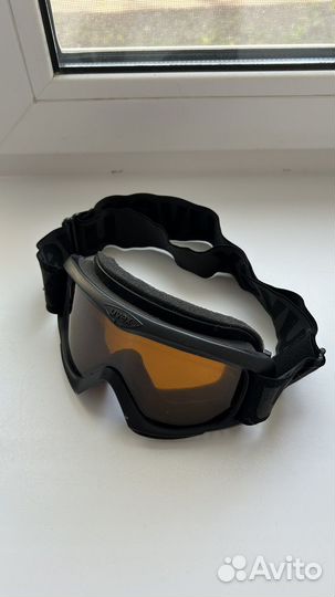 Горнолыжные очки uvex