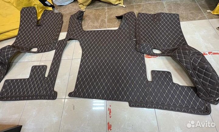 Продам 3D ковры из экокожи на Sitrak С7Н, бол.каб