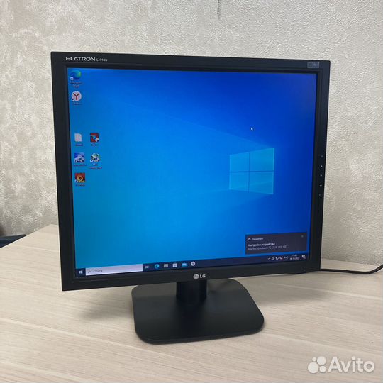 Монитор LG Flatron L1918S