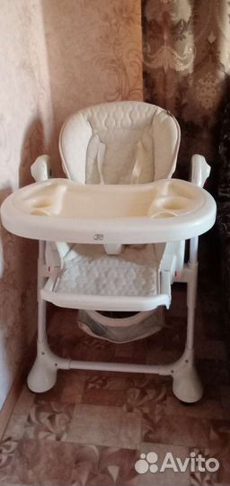 Детский стульчик для кормления