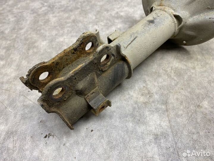 Амортизатор передний правый Opel Corsa D 1.0