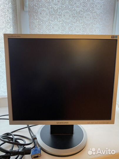 Монитор Samsung
