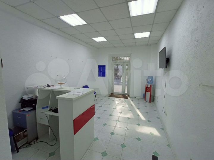 Супертрафик. Первая линия Большая Морская, 104 м²