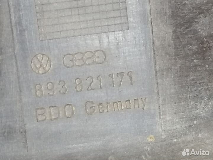 Подкрылок Audi 80 1990 893821171 B3 передний левый