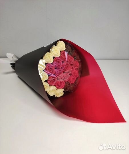 Букет из Белого и Молочного Шоколада - 29 Роз