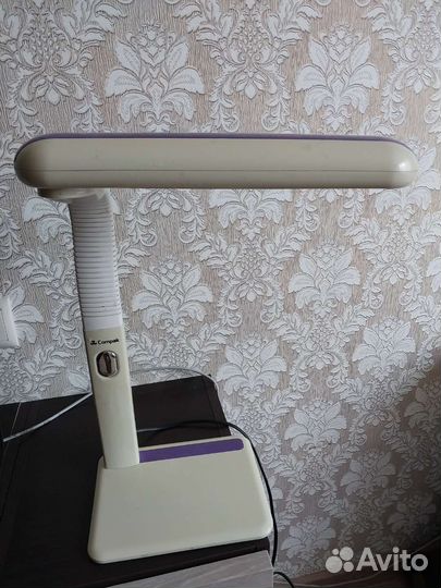 Настольная лампа