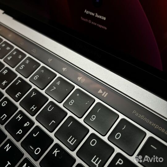 Apple MacBook Pro 13 (2019), 8/128 - Touch Bar