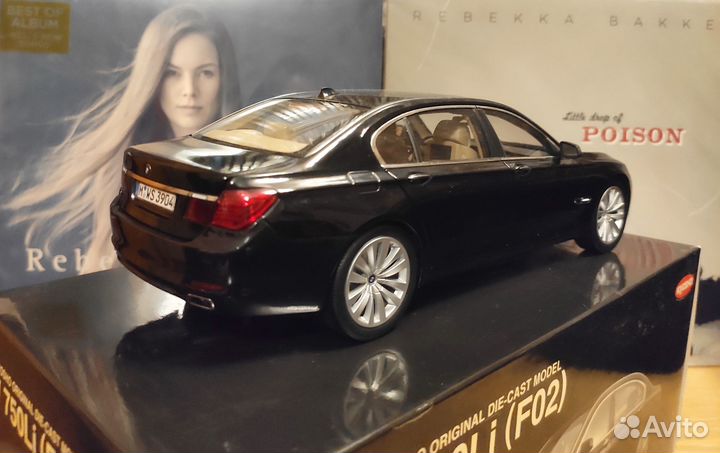 BMW 750Li (F02), Black, 1:18, Kyosho