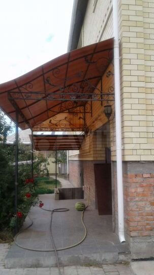 Коттедж 585 м² на участке 7,6 сот.